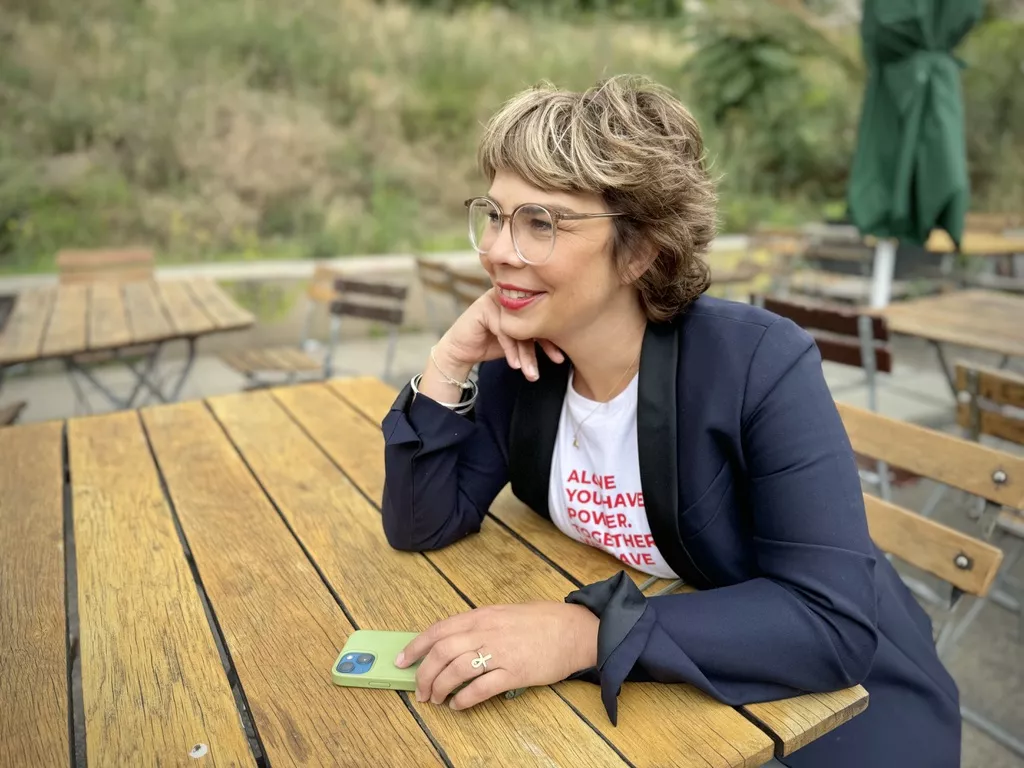 Coach Leader Female Tina Holmes